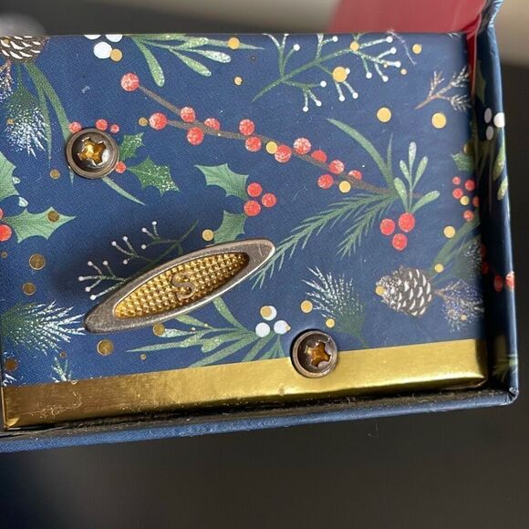 Merry Christmas small punch studio empty cranberry soap music box - Picture 3 of 8